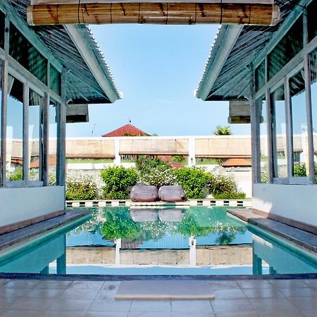 Villa Laksmana Hideaway 2 - Surrounded By Water- 2Bd Villa With Fantastic Pool! Семиньяк Экстерьер фото