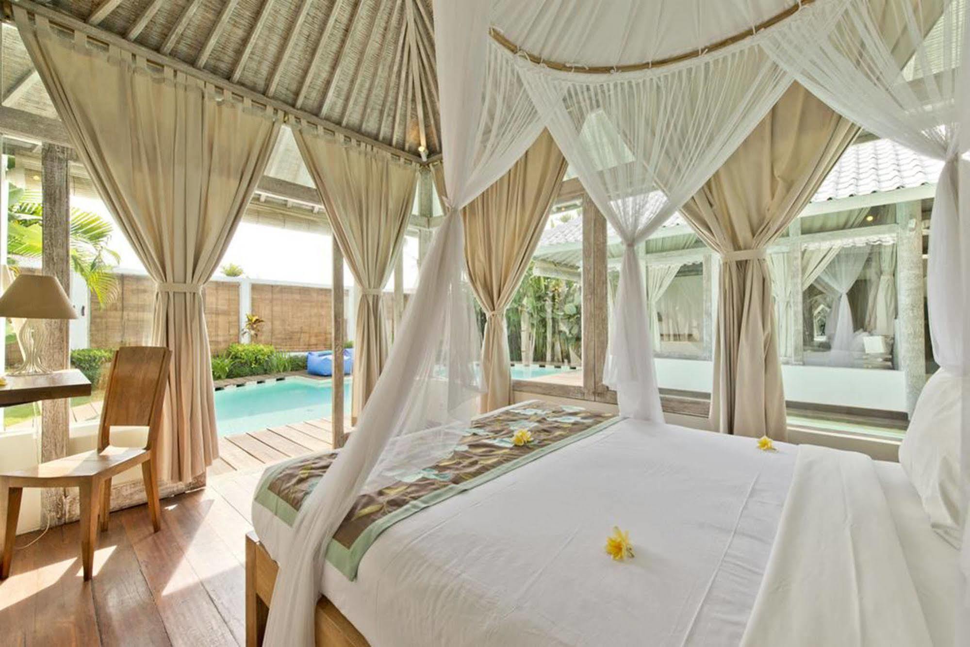 Villa Laksmana Hideaway 2 - Surrounded By Water- 2Bd Villa With Fantastic Pool! Семиньяк Экстерьер фото
